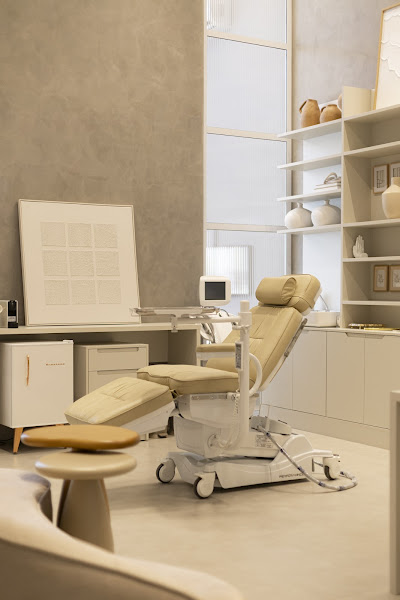 Foto 3 de Dra. Sarah Kuniochi - Harmonização Facial