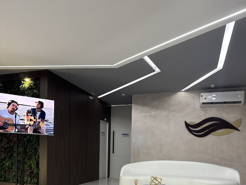 Foto 8 de Dra. Sílvia Araújo | Referência em Lentes de Contato Dental | Facetas em Resina