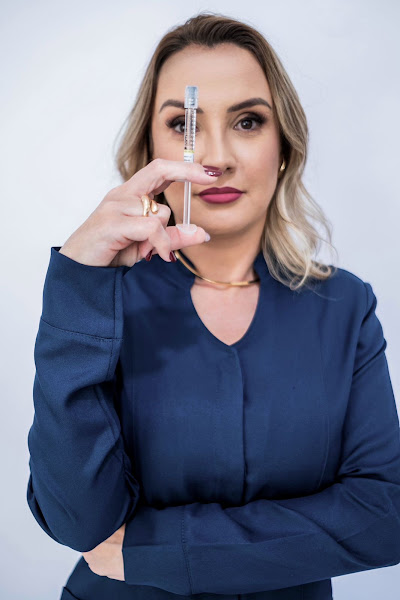 Foto 3 de Dra. Silvia Helena - Harmonização | Implante | Dentista