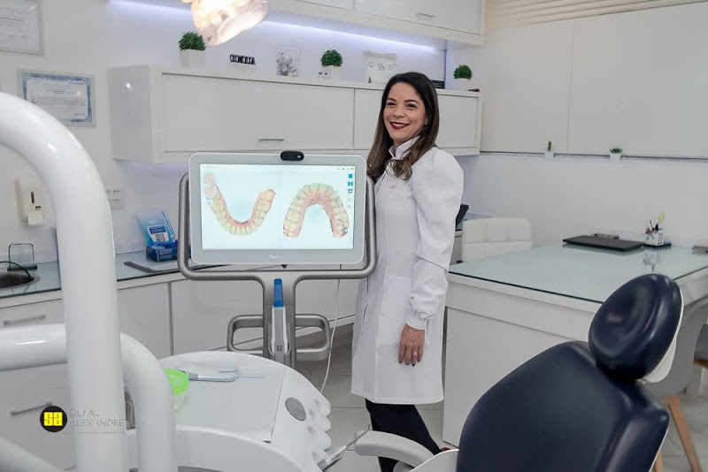 Foto 2 de Dra. Silvia Sabino - Ortodontia - Invisalign Doctor