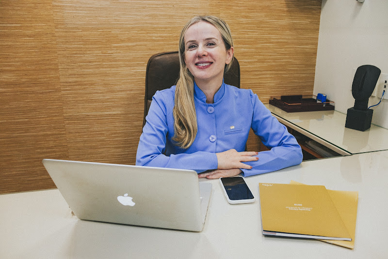 Foto 2 de Dra. Simone Barbisan - Odontologia