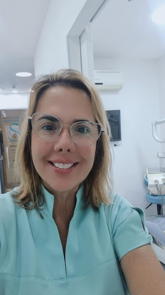 Foto 3 de Dra. Simone Bernardes Ribeiro | Implantes dentários
