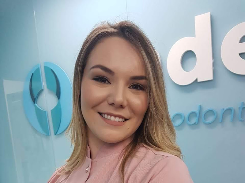 Foto 2 de Dra Simone Botta, Cirurgia Dentista