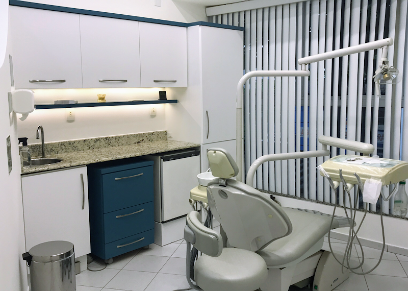 Foto 2 de Dra.Simone Gasparini Santiago - Especialista em Prótese e Dentística
