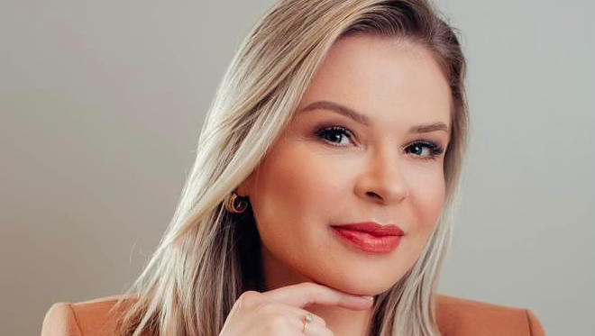 Foto 2 de Dra. Simone Glesse - Cirurgiã- Dentista Especialista em Periodontia e Harmonização Facial.