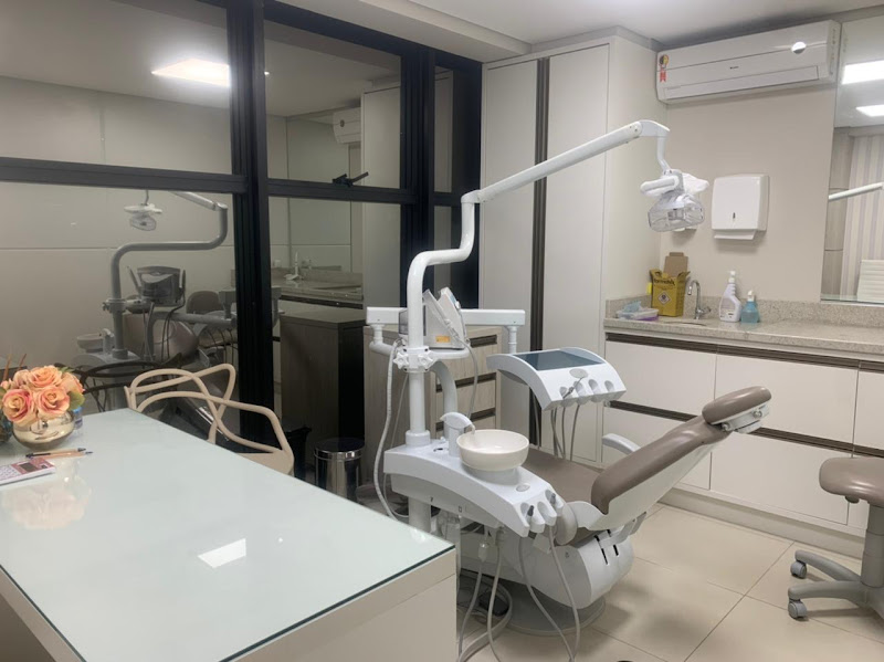 Foto 3 de Dra Simone Maia da Cunha Odontologia Estética
