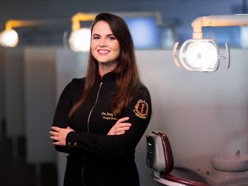 Foto 3 de Dra Sirlyanne Santos I Harmoniação Facial I Implantes Dentários I Aparelhos Ortodônticos