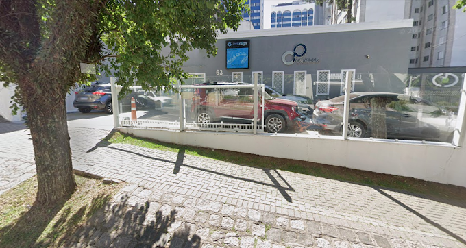 Foto 3 de Dra. Stéfani Toni | Dentista Curitiba | Alinhadores | Ortodontia