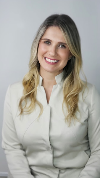 Foto 2 de Dra. Stephanie A. Friedrich - Cirugiã-dentista