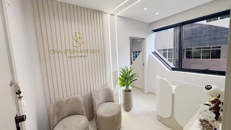 Foto 3 de Dra. Stephanie Beck - Dentista