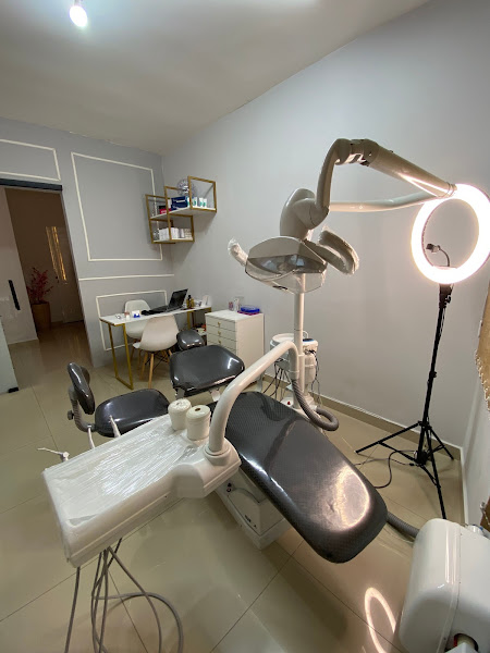 Foto 2 de Dra. Stephanie Venâncio Odontologia Especializada