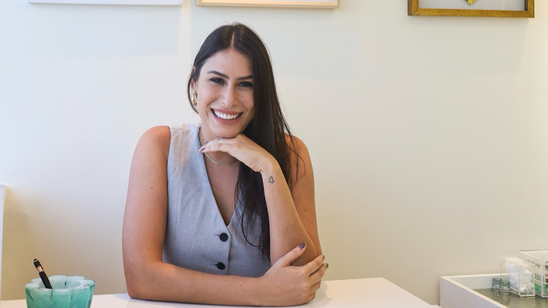 Foto de Dra. Stheffany Reifman | Lentes em Resina e Harmonização facial | Barra da Tijuca RJ
