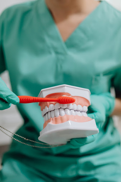 Foto 2 de Dra Suelem Marques | Aparelho Ortodôntico em Mesquita | Alinhadores invisíveis | Dentista