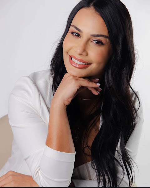 Foto 3 de Dra. Tainá Gabi Harmonização facial e odontologia