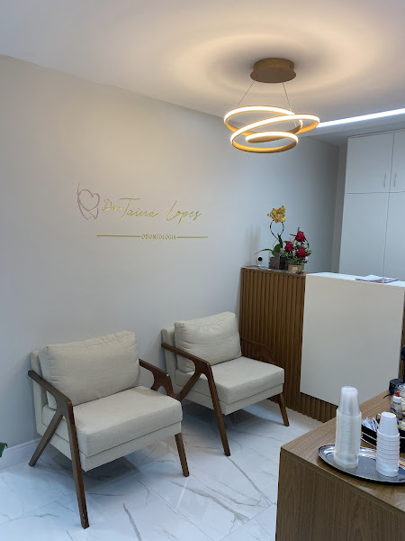 Foto 3 de Dra. Tainá Lopes - Odontologia