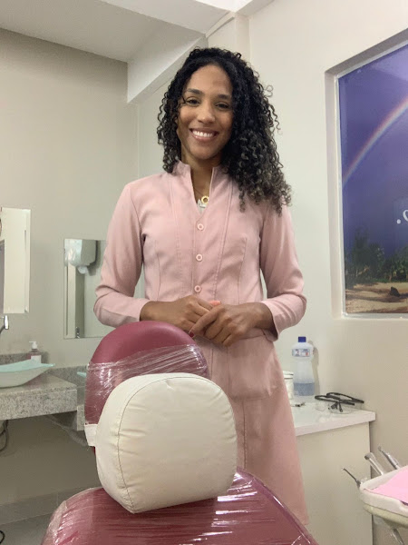 Foto 2 de Dra.Taináh Cruz - Dentista - Tratamento de canal