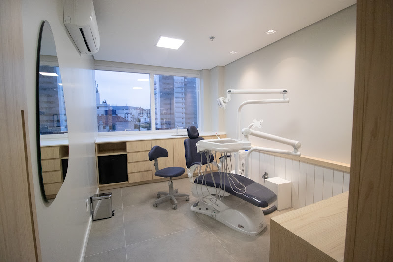 Foto 2 de Dra. Taísa Feltrin - Dentista e Harmonização Facial