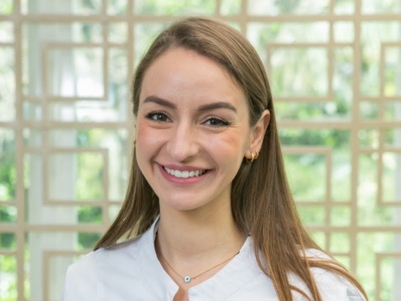 Foto de Dra Taíse Simonetti - Cirurgiã Bucomaxilofacial