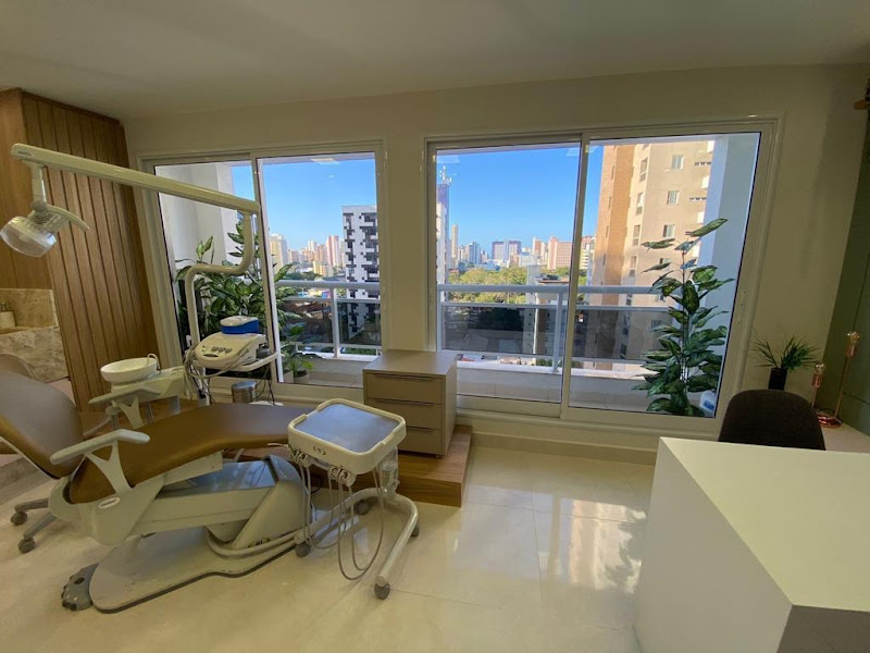 Foto 2 de Dra Taissa Andreza | aparelho invisível Fortaleza | ortodontista | invisalign | aparelho dental