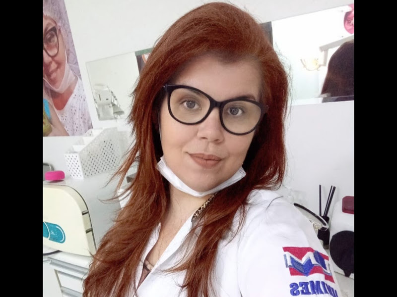 Foto de Dra Talise Martelli - Odontologia Reconstrutiva, Estética e Funcional.
