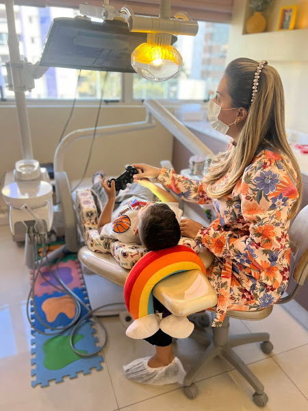 Foto 2 de Dra. Tamires Cordeiro - AQUARELA KIDS Odontologia