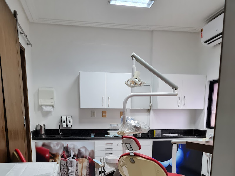 Foto de Dra Tânia Rodrigues -Implante e Periodontia