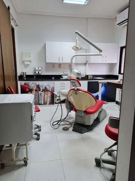 Foto 2 de Dra Tânia Rodrigues -Implante e Periodontia