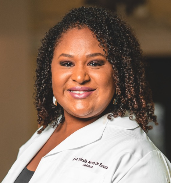 Foto 2 de Dra Társila Alves