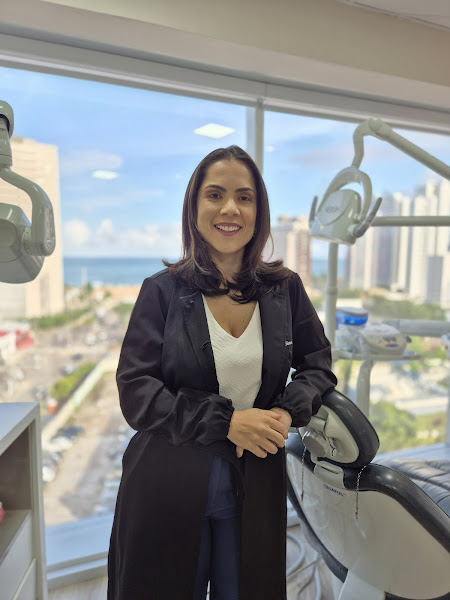 Foto 2 de Dra Tathiana Góes - Ortodontia, clareamento, implantes - Recife - Boa Viagem - Pina