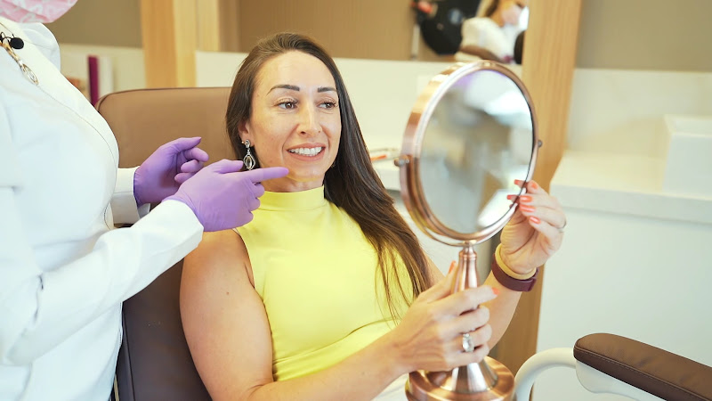 Foto 3 de Dra. Tatiana Nikolaus - Harmonização Facial em Curitiba