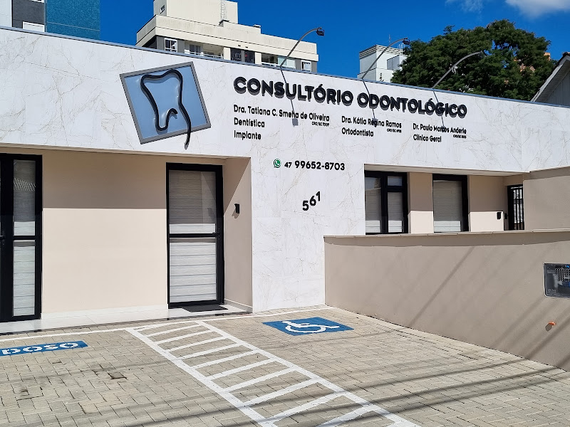 Foto 3 de Dra Tatiane Gazolla - Dentista em Joinville
