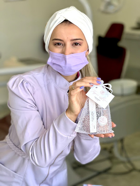 Foto 2 de Dra. Tayná Lopes - Odontologia