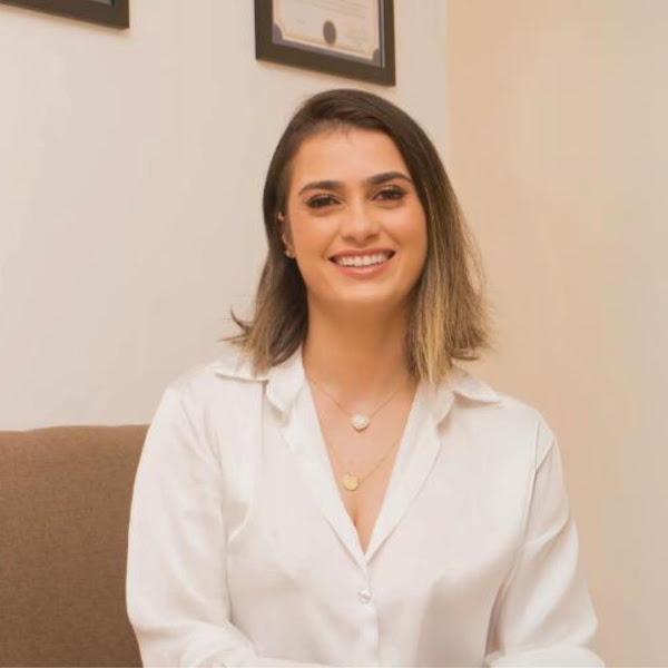 Foto 2 de Dra Tayna Piza | Dentista em Alphaville | Barueri