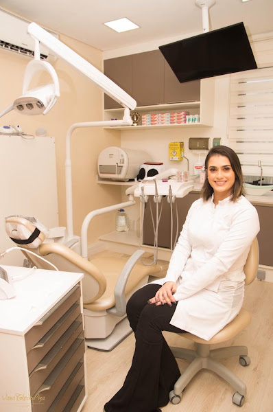 Foto 3 de Dra Tayna Piza | Dentista em Alphaville | Barueri