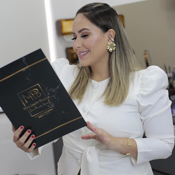 Foto 2 de Dra.Thaiane Sousa | Clareamento Dental | Lentes em Resina | Harmonização Facial | Dentista | Consultório Dental