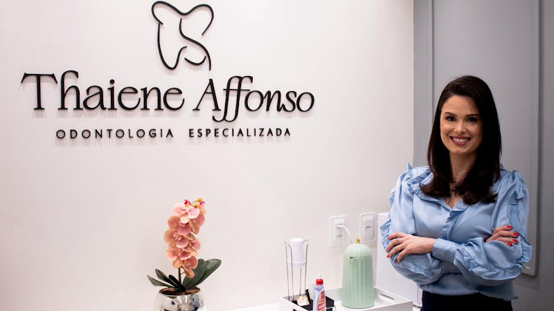 Foto 2 de Dra.Thaiene Affonso - Ortodontia e Implantodontia