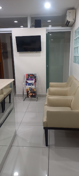 Foto 2 de Dra Thainá Souza - Dentista