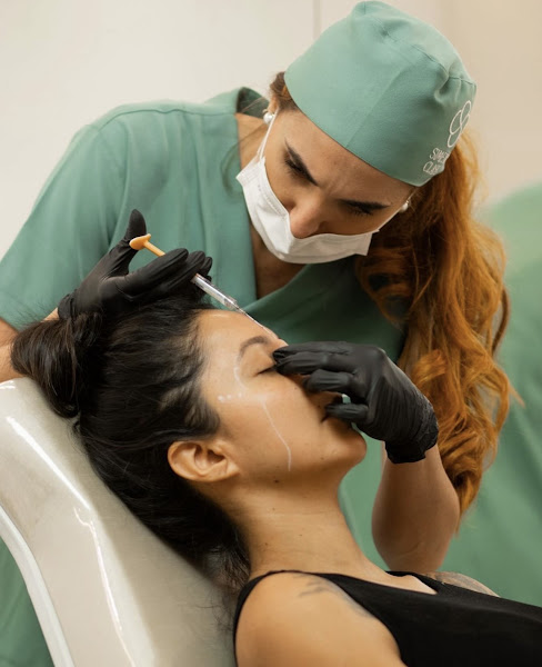 Foto 2 de Dra. Thais Boechat Tavares - Buco Maxilo Facial, DTM, Bruxismo, dor e Estética Volta Redonda/Barra Mansa.