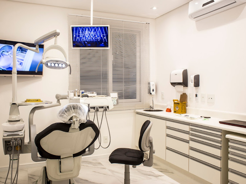 Foto 8 de Dra. Thaís Campregher Odontologia | Dentista em Santos - Aparelho Autoligado