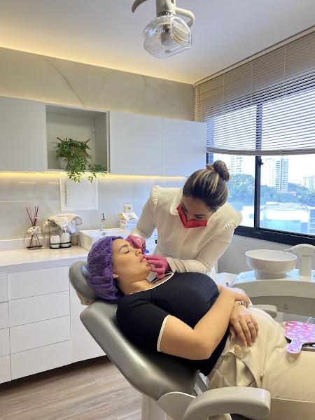 Foto 2 de Dra Thais Freitas - Harmonização Facial