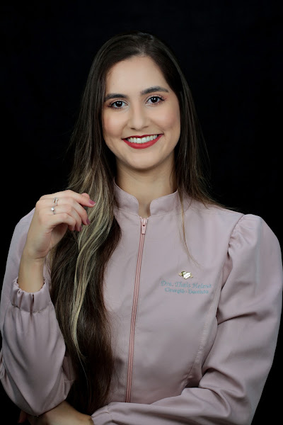 Foto 2 de Dra. Thais Helena Queiros - Cirurgiã dentista