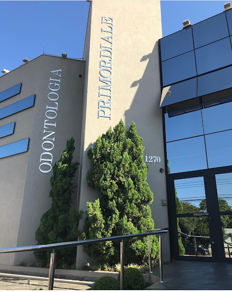 Foto 2 de Dra Thais Machado - Dentista em Uberaba | Implante Dentário | Prótese Dental | Lentes de Contato Dental - Uberaba