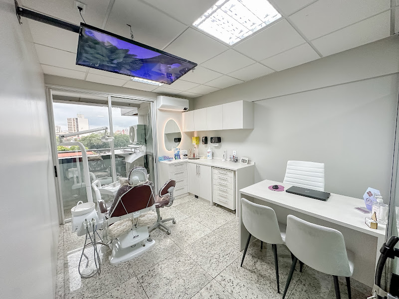 Foto 4 de Dra. Thaís Piacitelli - Dentista