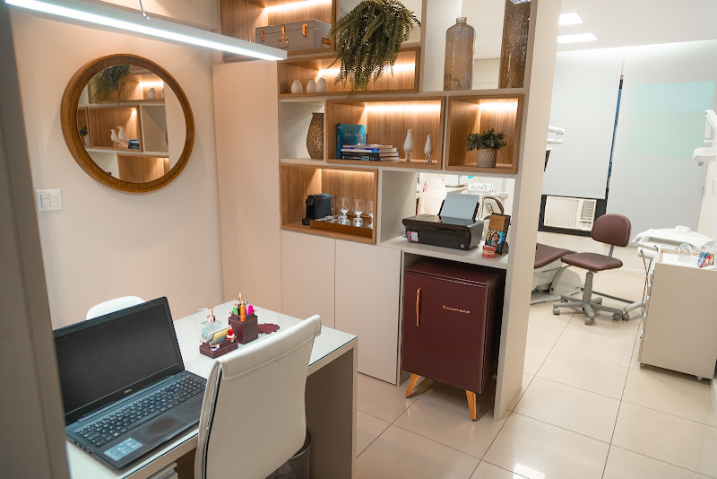 Foto 3 de Dra. Thaís Rabello | Invisalign Belo Horizonte | Aparelho Dentário