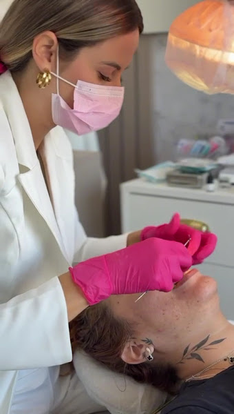 Foto 3 de Dra. Thais Ribeiro | Dentista em Guarulhos | Endodontista | Harmonização facial | Odontopediatra