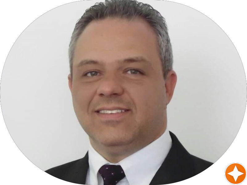 Foto 4 de Dra. Thais Risegato - Odontologia Integrativa em Jardim São Paulo - Restauração - Clareamento Dentário - Prótese Dentária