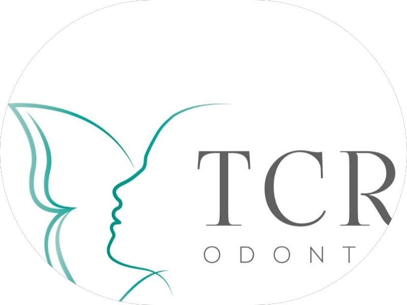 Foto 6 de Dra. Thais Risegato - Odontologia Integrativa em Jardim São Paulo - Restauração - Clareamento Dentário - Prótese Dentária