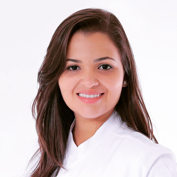 Foto de Dra. Thaís Soares Cirurgia Bucomaxilofacial