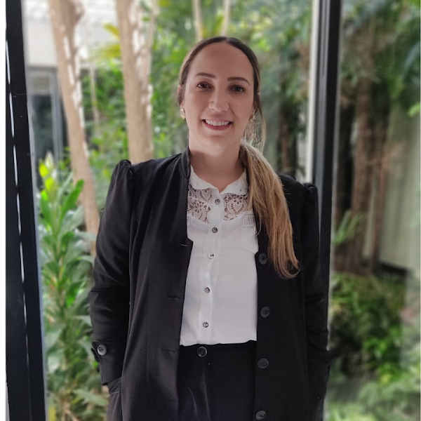 Foto 2 de Dra. Thaís Tessari - Biomédica Esteta - Facial e Corporal