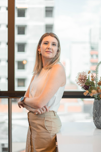 Foto 2 de Dra Thaisa Voigt | Endodontia Microscópica | Protesista | Facetas | Clareamento | Reabilitação